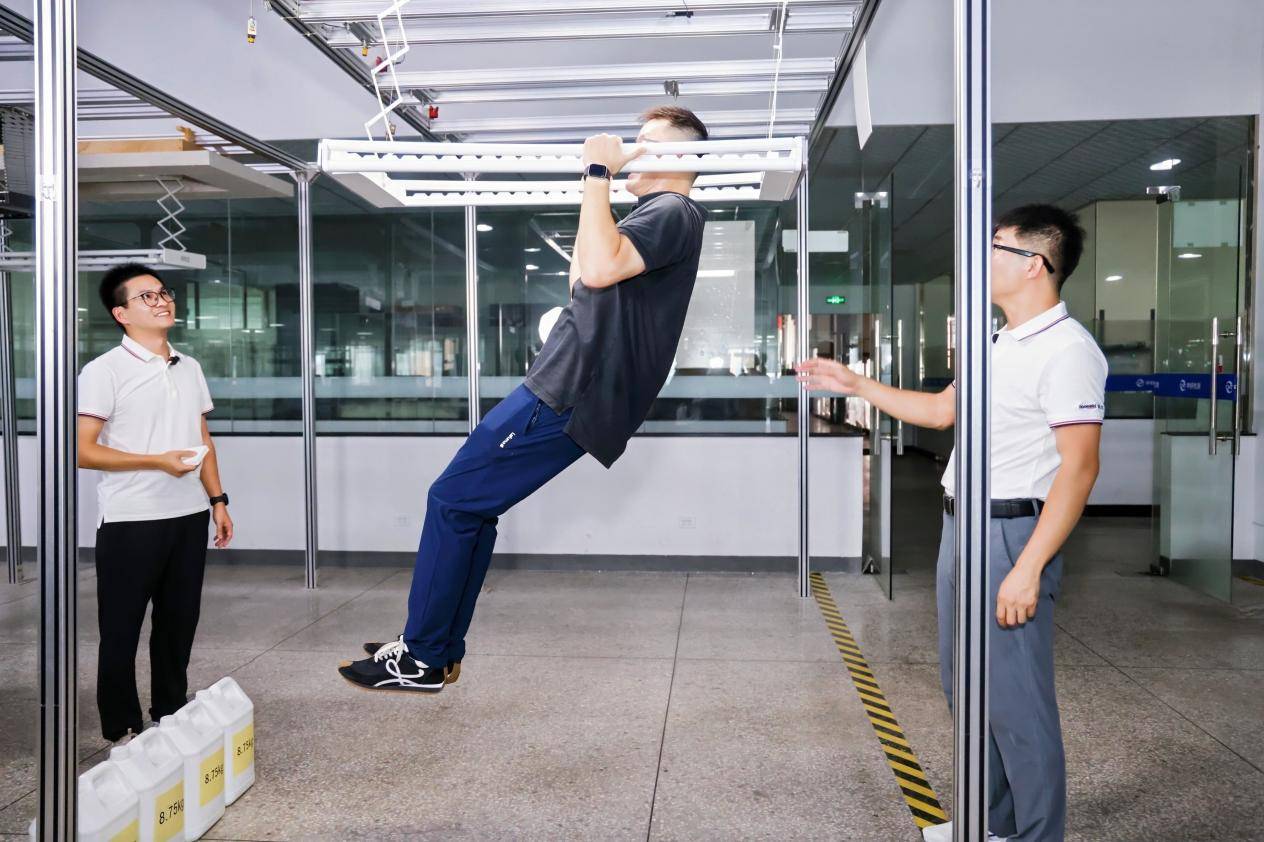 白皮书定调，探厂见真章！邦先生高端隐形晾衣机荣获全国销量第一 智能公会