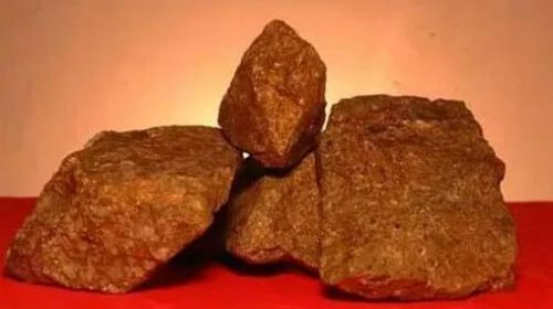 美国狂囤全球62%的铜，却不用？一场针对中国的...