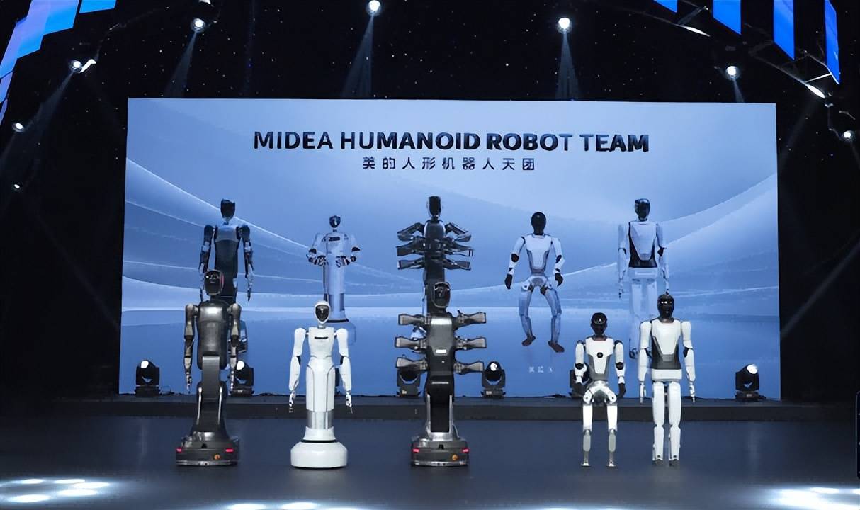 亮相人民日报！美的机器人探索多场景落地应用 智能公会