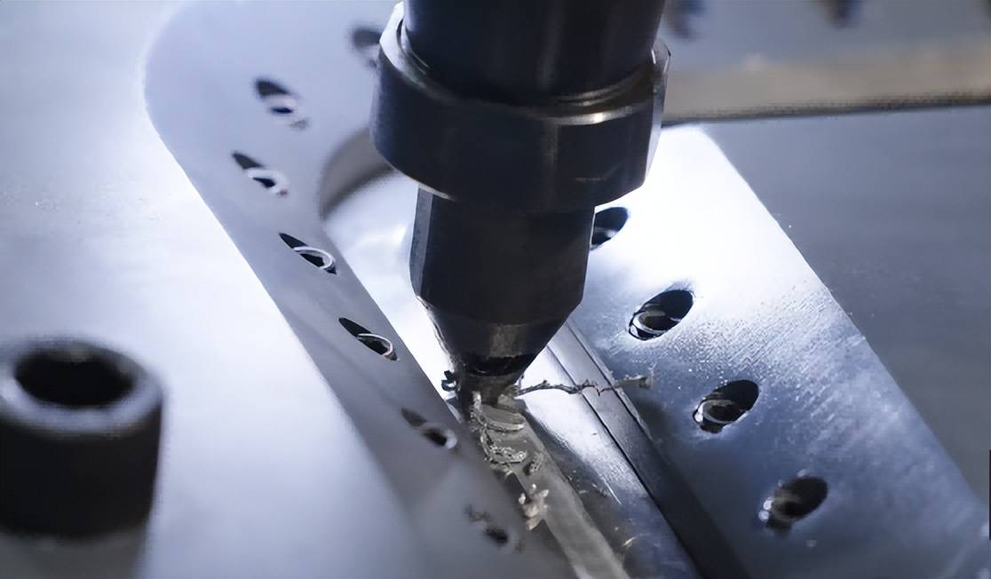 亮相人民日报！美的机器人探索多场景落地应用 智能公会